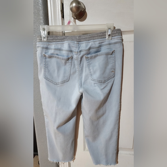 (2 pair) Girls Jorache stretch cut off jeans with elastic waist. - Picture 2 of 7